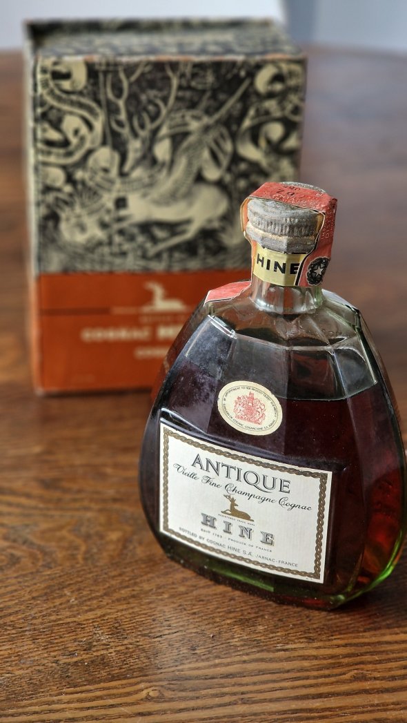 Vintage Hine Antique Fine Champagne Cognac + Original box