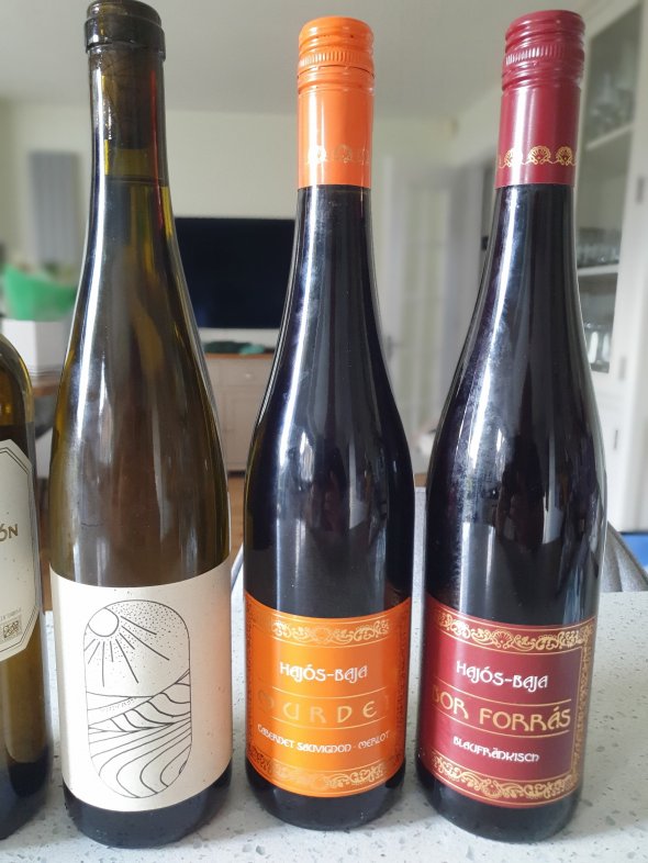 6 Mixed European wines