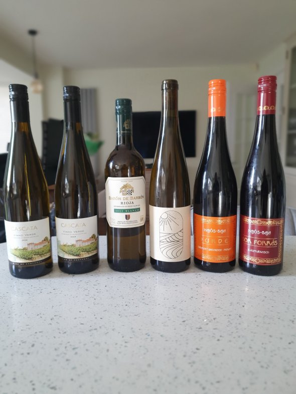 6 Mixed European wines