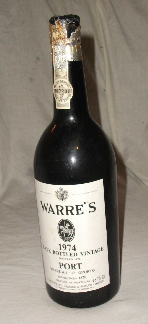1974 WARRE'S Late Bottled Vintage Port. 