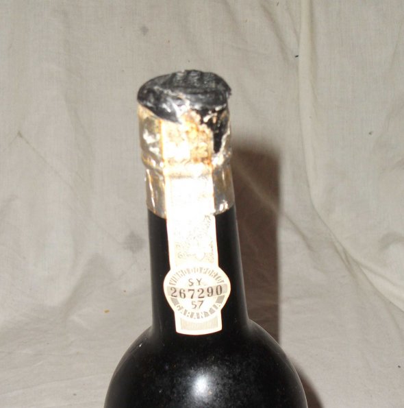 1974 WARRE'S Late Bottled Vintage Port. 