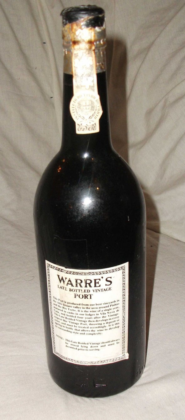 1974 WARRE'S Late Bottled Vintage Port. 