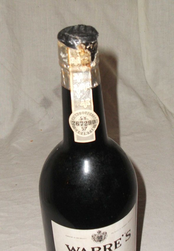 1974 WARRE'S Late Bottled Vintage Port. 
