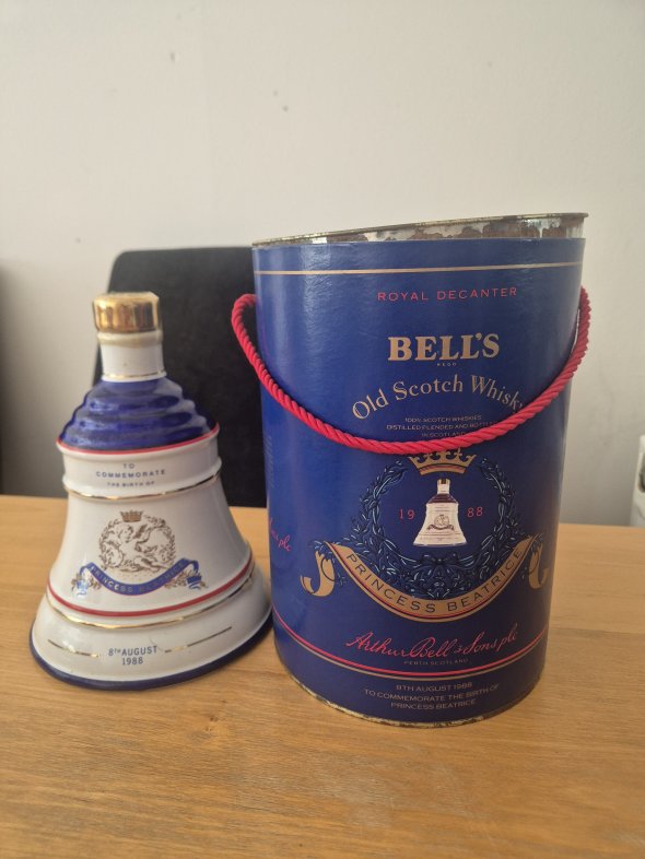 Bell's Royal Decanter &ndash; Princess Beatrice Commemorative Edition (1988)