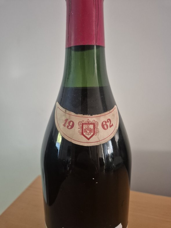 1962 Beaujolais &ndash; Mature French Red Wine - High Fill - 