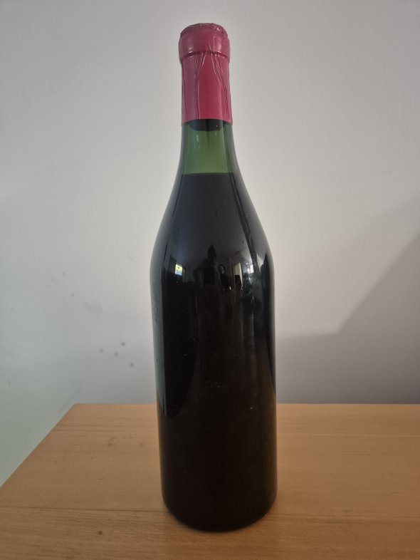 1962 Beaujolais &ndash; Mature French Red Wine - High Fill - 