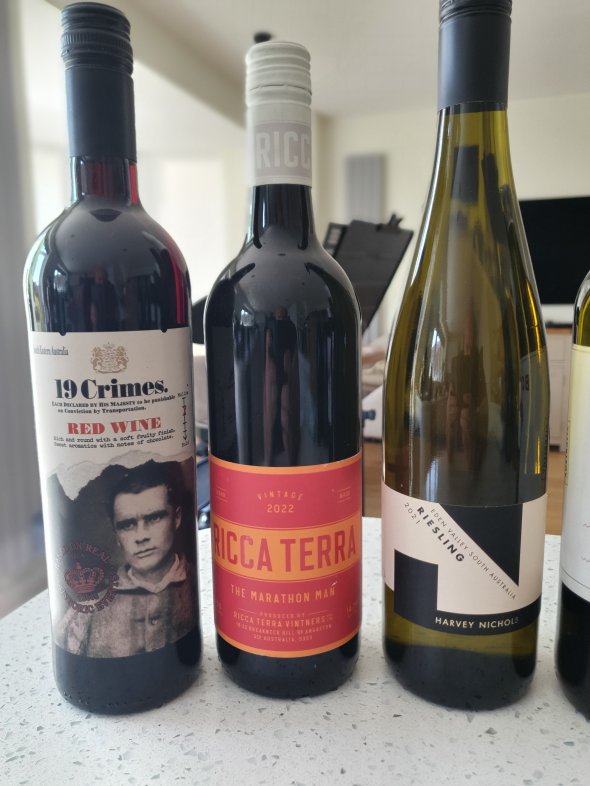 6 Mixed Australian wine to include Harvey Nichols Riesling