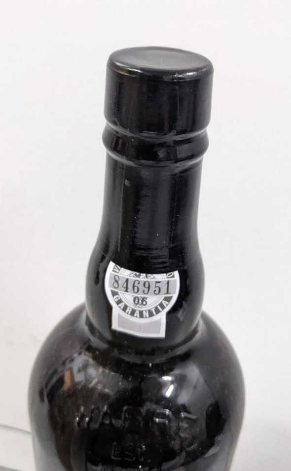 Warre's Quinta da Cavadinha Vintage Port 2006 &ndash; Presented in Original Wooden Case