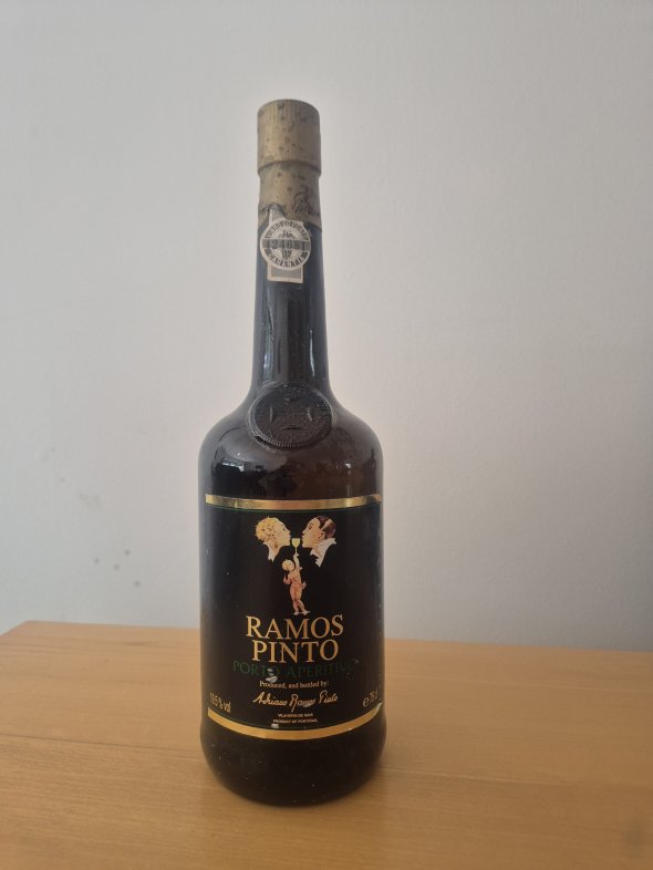 Ramos Pinto Porto Aperitivo (White Port) &ndash; 75cl