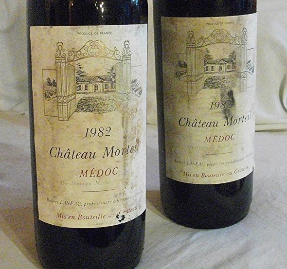 Chateau Morteil, Medoc. 1982. Bordeaux.  2 Bottles.  