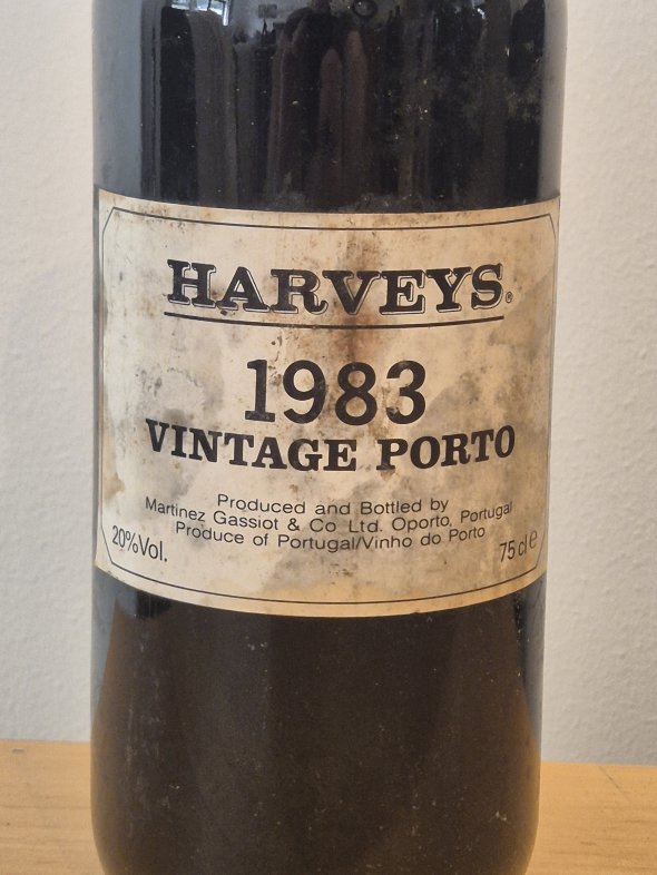 Harveys 1983 Vintage Porto &ndash; Martinez Gassiot & Co. &ndash; Mature Vintage Port &ndash; 75cl
