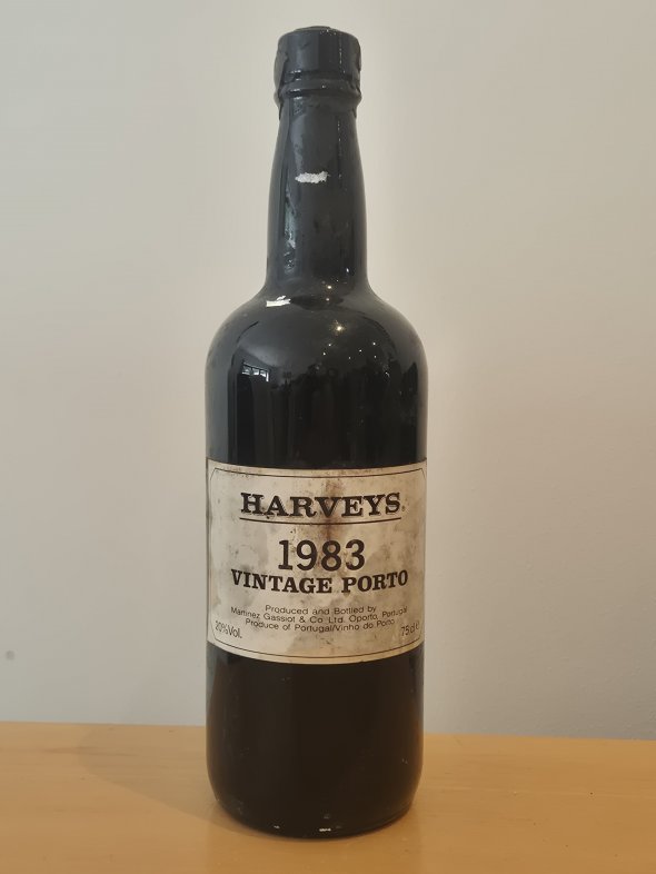 Harveys 1983 Vintage Porto &ndash; Martinez Gassiot & Co. &ndash; Mature Vintage Port &ndash; 75cl
