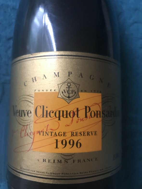Veuve Clicquot, Gold Label, Champagne, France, AOC