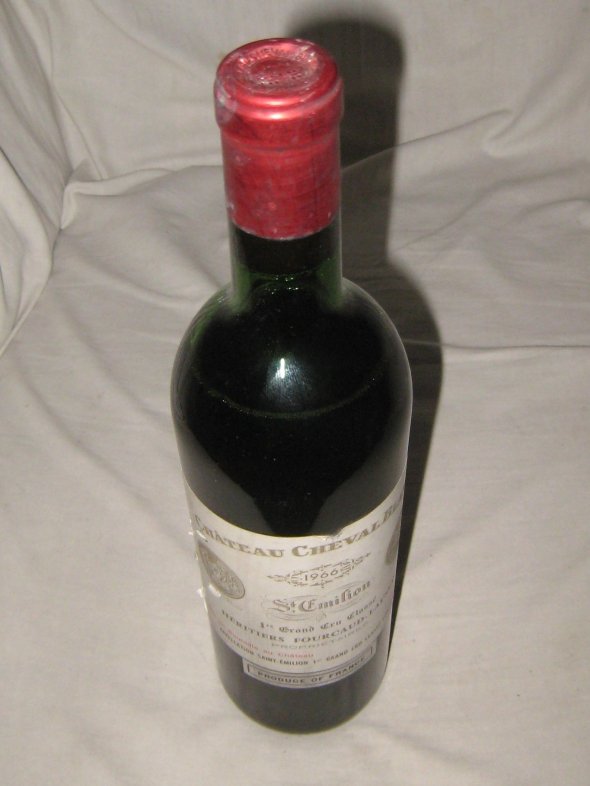 1966 Chateau Cheval Blanc.  St.Emilion.  1er Grand Cru Classe.  Heritiers Fourcaud-Laussac.