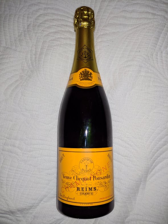Veuve Clicquot, Ponsardin Brut NV, Champagne, Reims, France, AOC