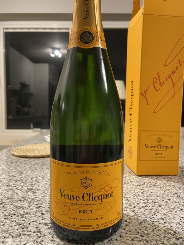 Veuve Clicquot, Yellow Label, Champagne, France, AOC