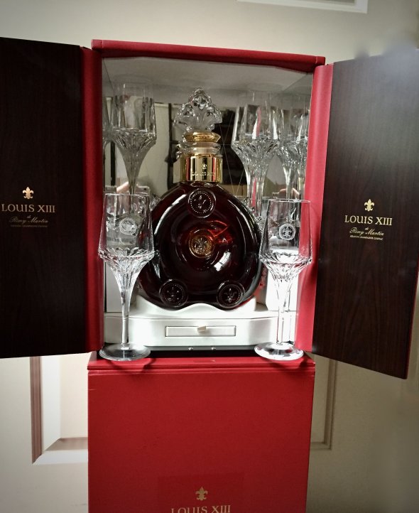 Magnum 1.5L Louis XIII, Cognac with full Box + 4 new Louis XIII Baccarat glasses