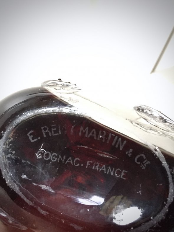 Pre-WW2 bottling of Remy Martin, Louis XIII Cognac + 2 Louis XIII Baccarat glasses