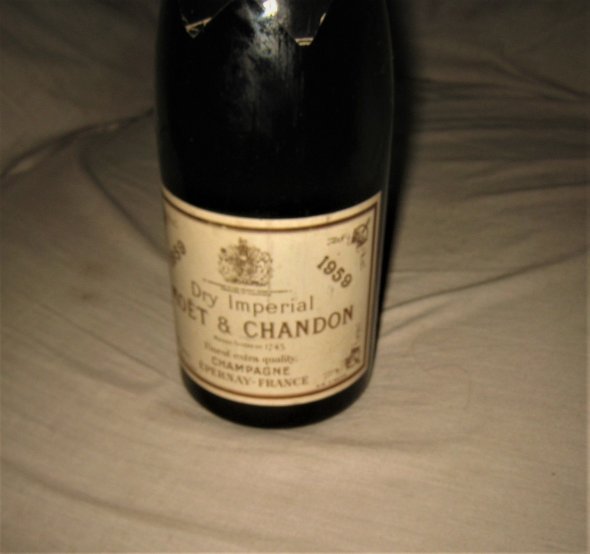 Moet & Chandon,  Dry Imperial Champagne. Epernay.  
