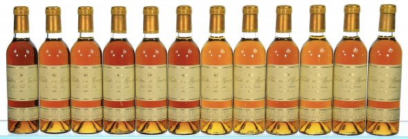 Chateau d'Yquem Premier Cru Superieur, Sauternes (Half Bottles) - In Bond