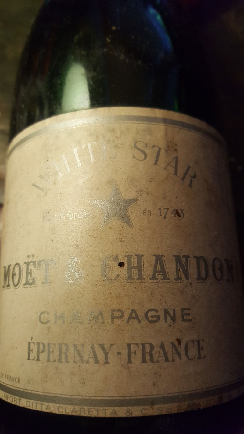 Sold at Auction: White Star Moet et Chandon Champagne