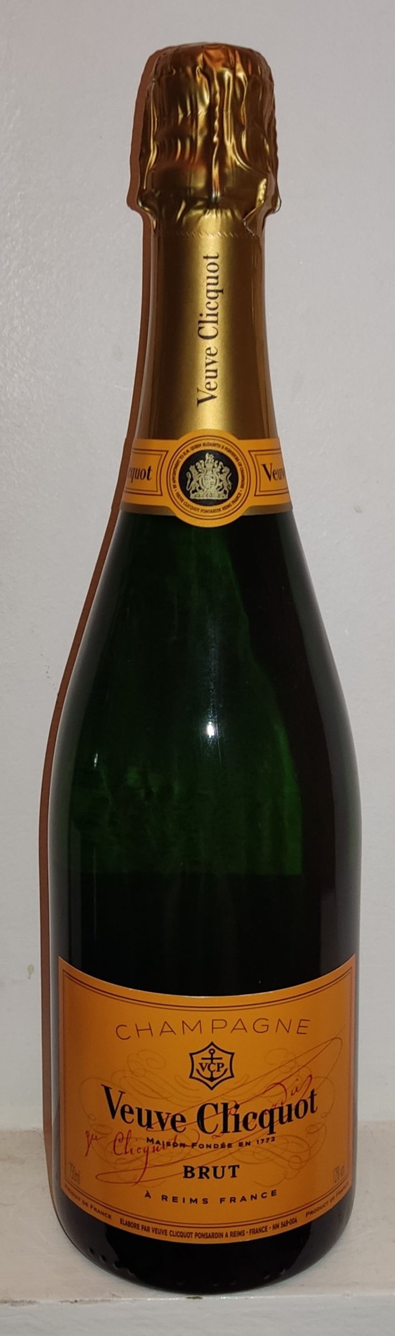 Veuve Clicquot Ponsardin Brut Yellow Label Champagne Brut Champagne Blend